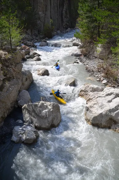 un seuil qui drosse, au dessus du deuxième pont